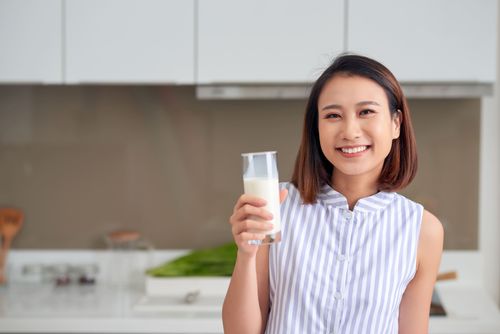 Cuma Ada di Fresh Milk! 5 Manfaat Bioactive Ini Nggak Bisa Kamu Temukan di Susu UHT